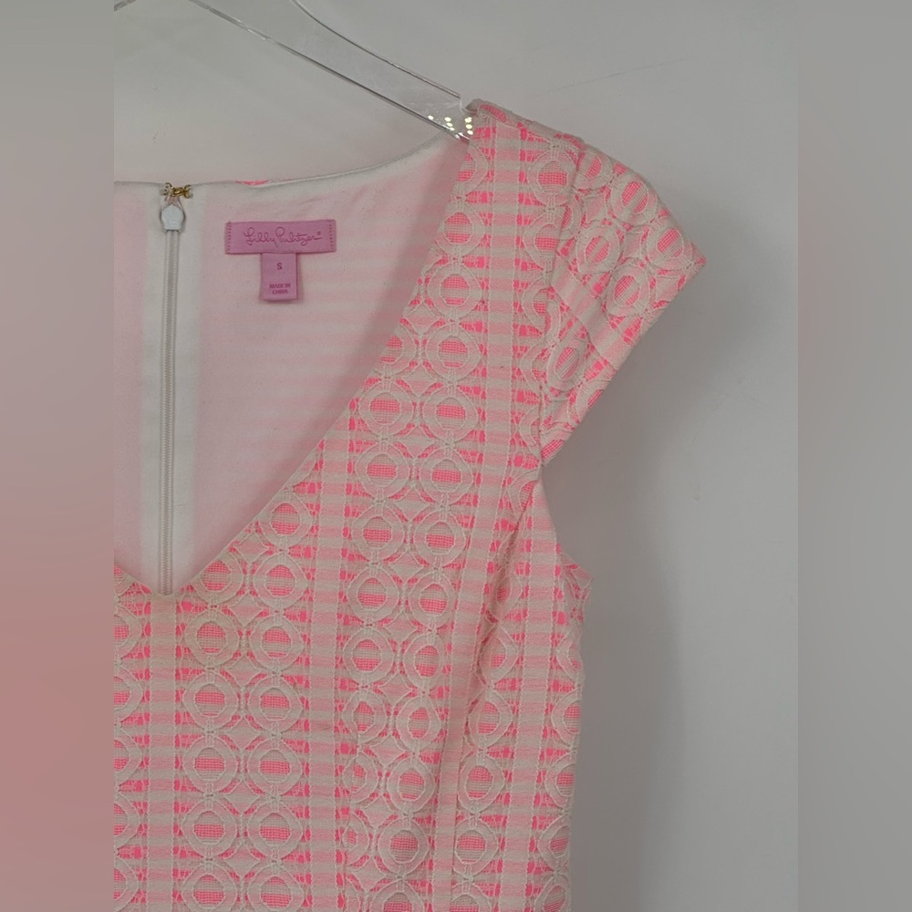 Lilly Pulitzer Pink White Lace Fit & Flare Dress V Neck Size Small - Picture 2 of 11